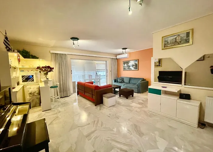 Flisvos Elite Seafront Luxury Apartment