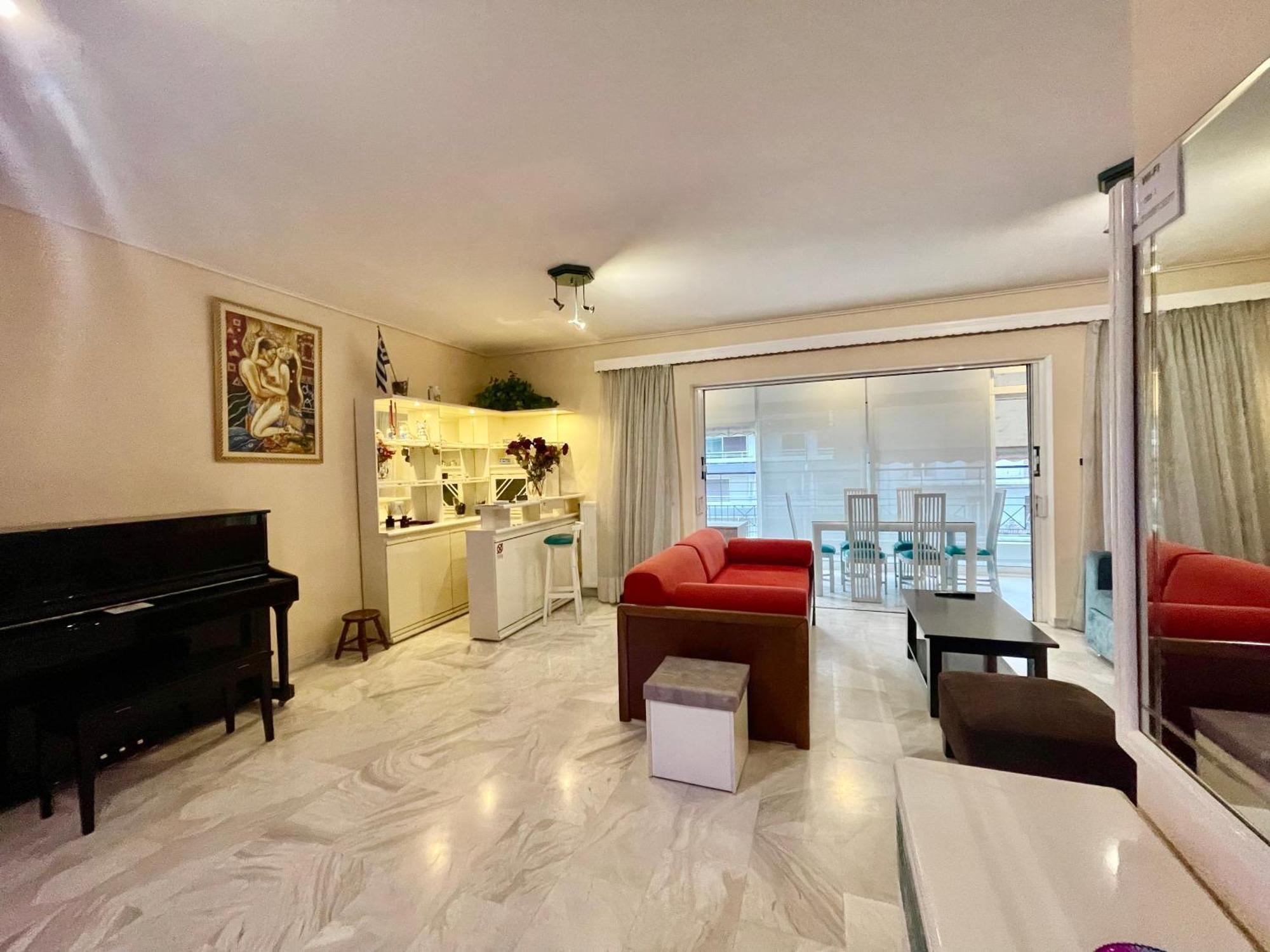 Flisvos Elite Seafront Luxury Apartament *
